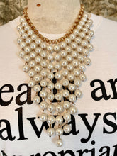 Load image into Gallery viewer, Creamy-white V-Neck Pearls
