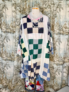 Vintage Quilt Tunic Top  Feedsack Handmade Bohemian Gypsy Style Festival Quilt Top Vintage Patchwork Quilt Top handmade / grandmas garden quilt dress / long quilt dress Quilt Patchwork Dress / Vintage Patchwork Quilt / Farm Dress