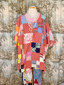 Vintage Quilt Tunic Top  Shades of Red Handmade Bohemian Gypsy Style Festival Quilt Top Vintage Patchwork Quilt Top handmade / grandmas garden quilt dress / long quilt dress Quilt Patchwork Dress / Vintage Patchwork Quilt / Farm Dress